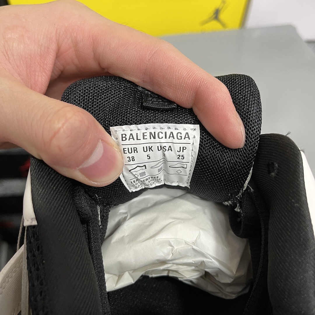 Balenciaga BLCG Track 3.0 - Image 10