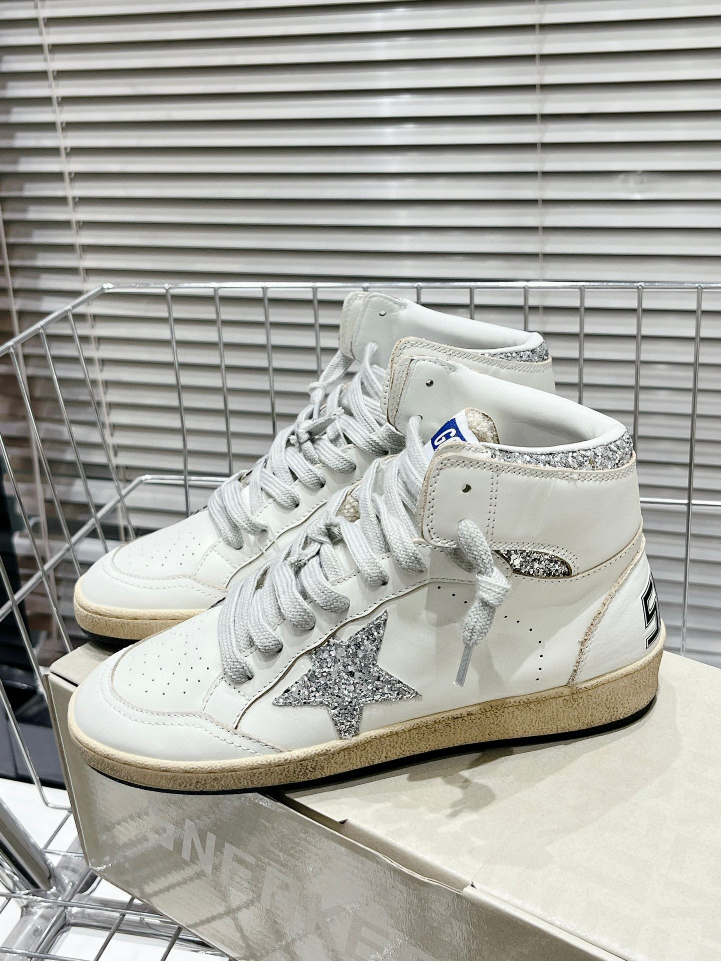 Golden Goose Deluxe Brand 25 - Image 10