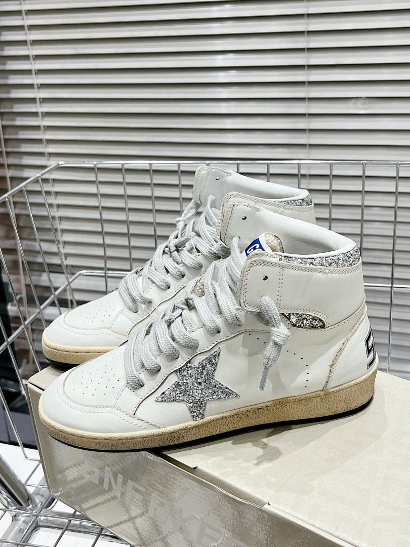 Golden Goose Deluxe Brand 25