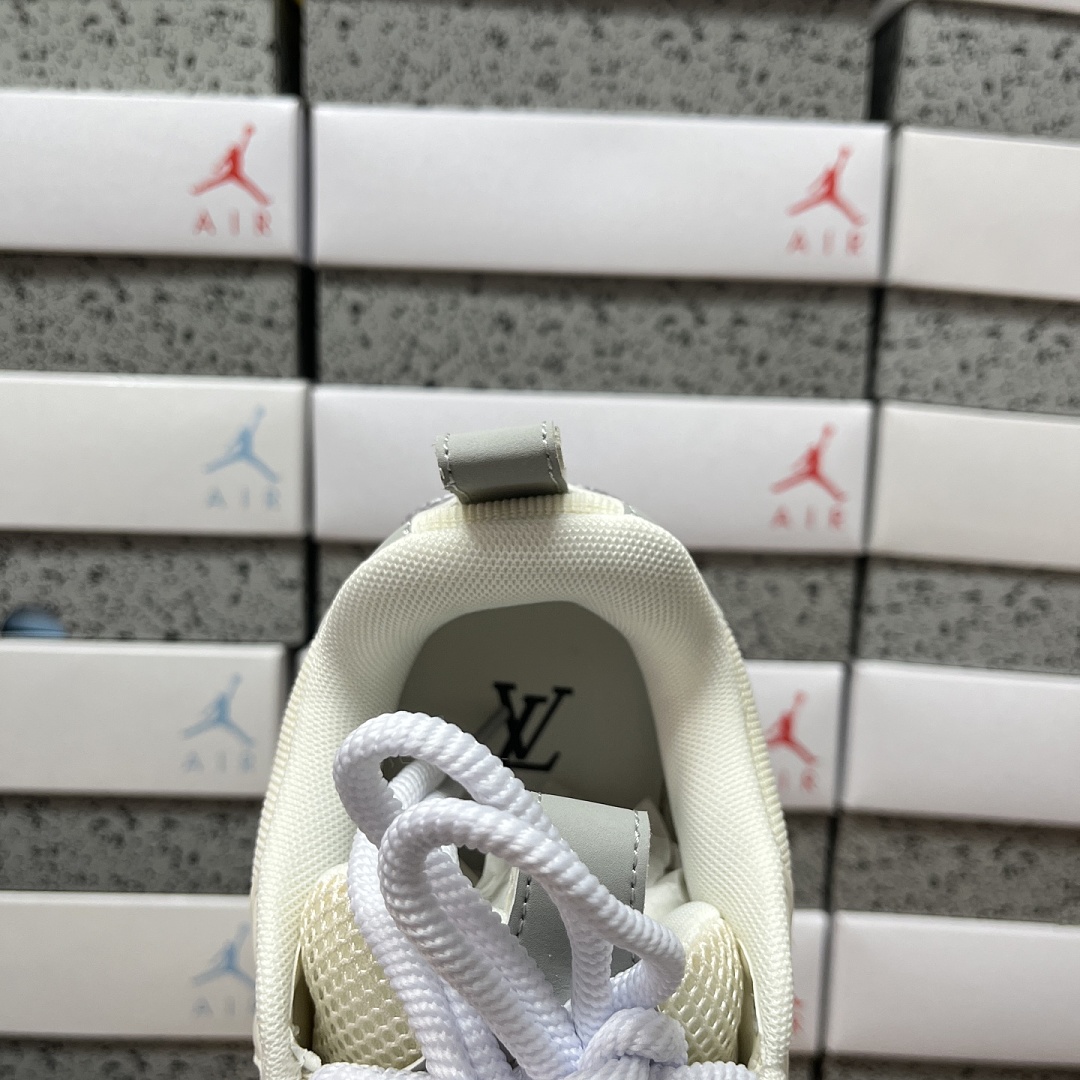 Louis Vuitton Skate Sneaker V3-2 - Image 5