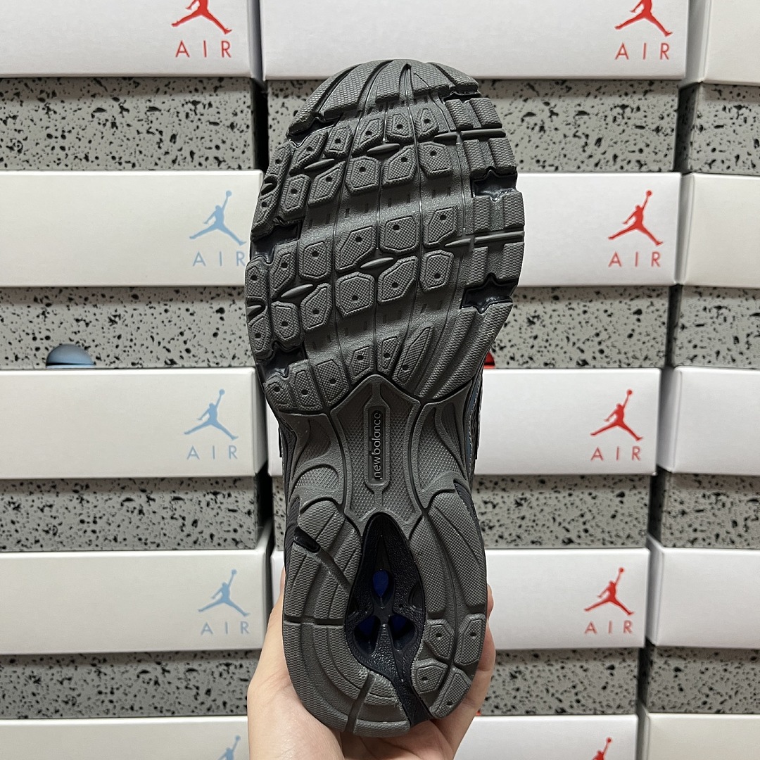 New Balance 740V2 (Grey Blue) - Image 2