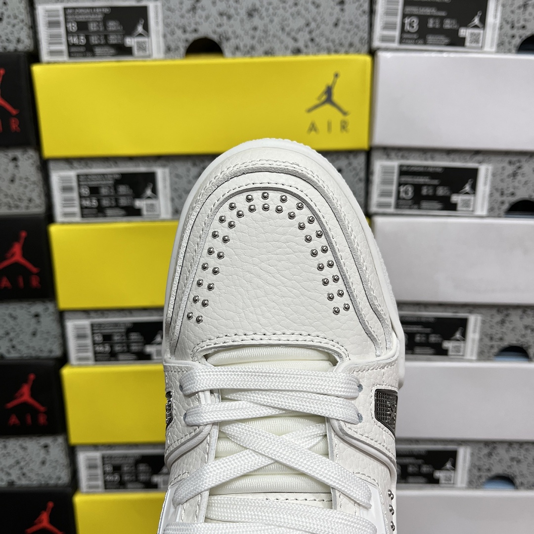 Louis Vuitton Trainer V2-01 - Image 3