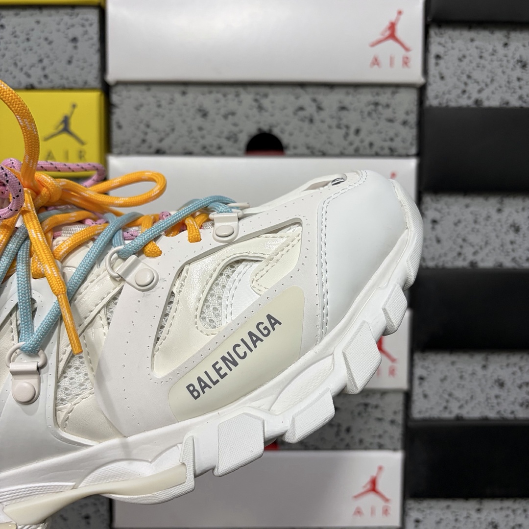 Balenciaga BLCG Track 3.0 - Image 11