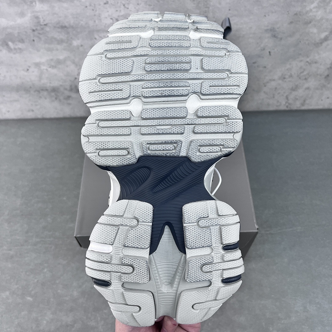 Balenciaga Cargo - Image 60