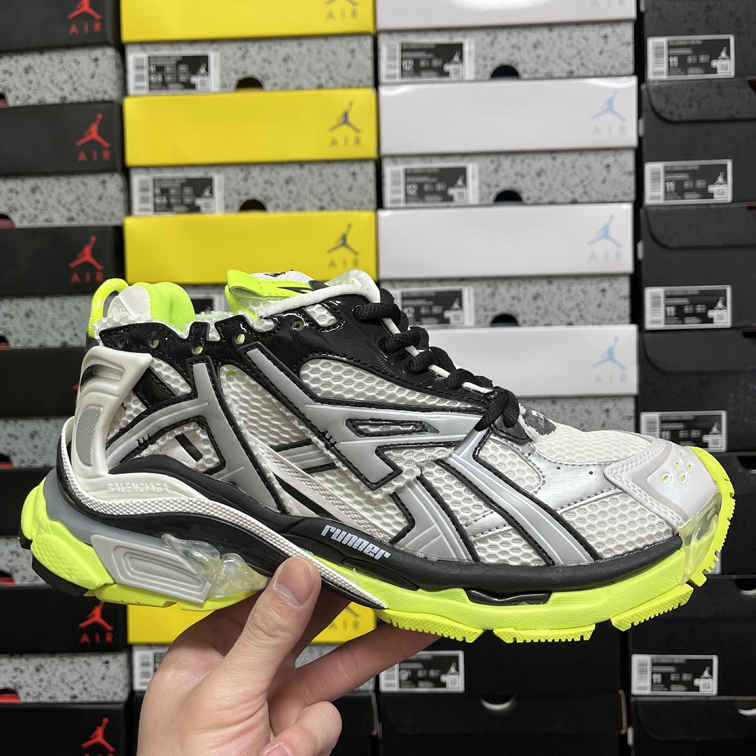 Balenciaga BLCG Runner 7.0 - Image 9