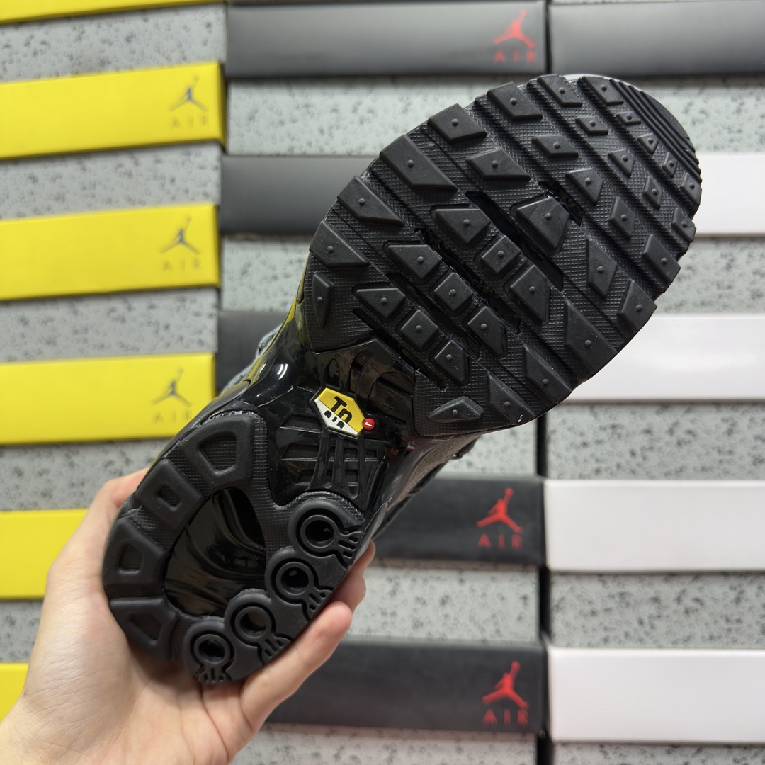 Nike Air Max Plus Toggle Grey Reflective FD0670-002 (Lace Up) - Image 9