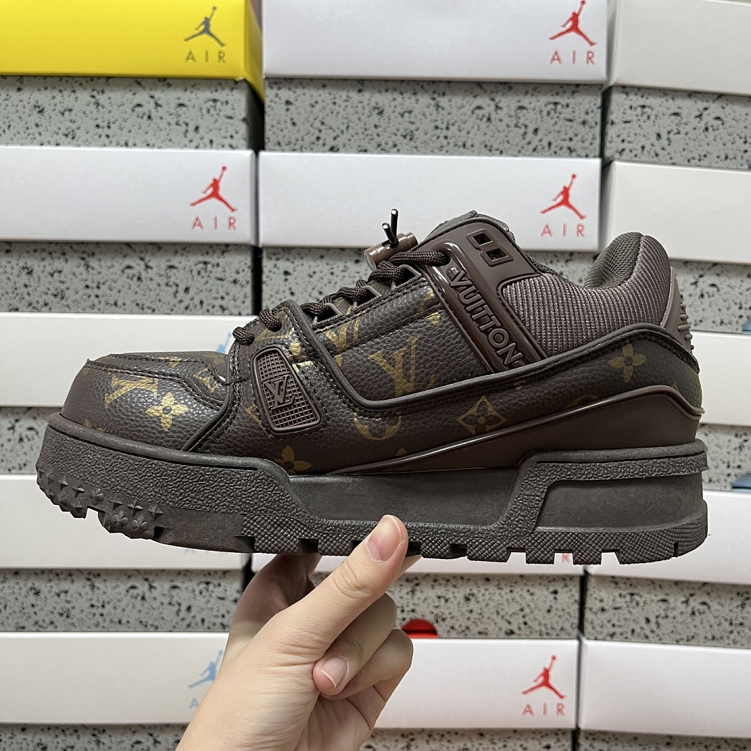 Louis Vuitton Trainer Maxi Brown Print - Image 8