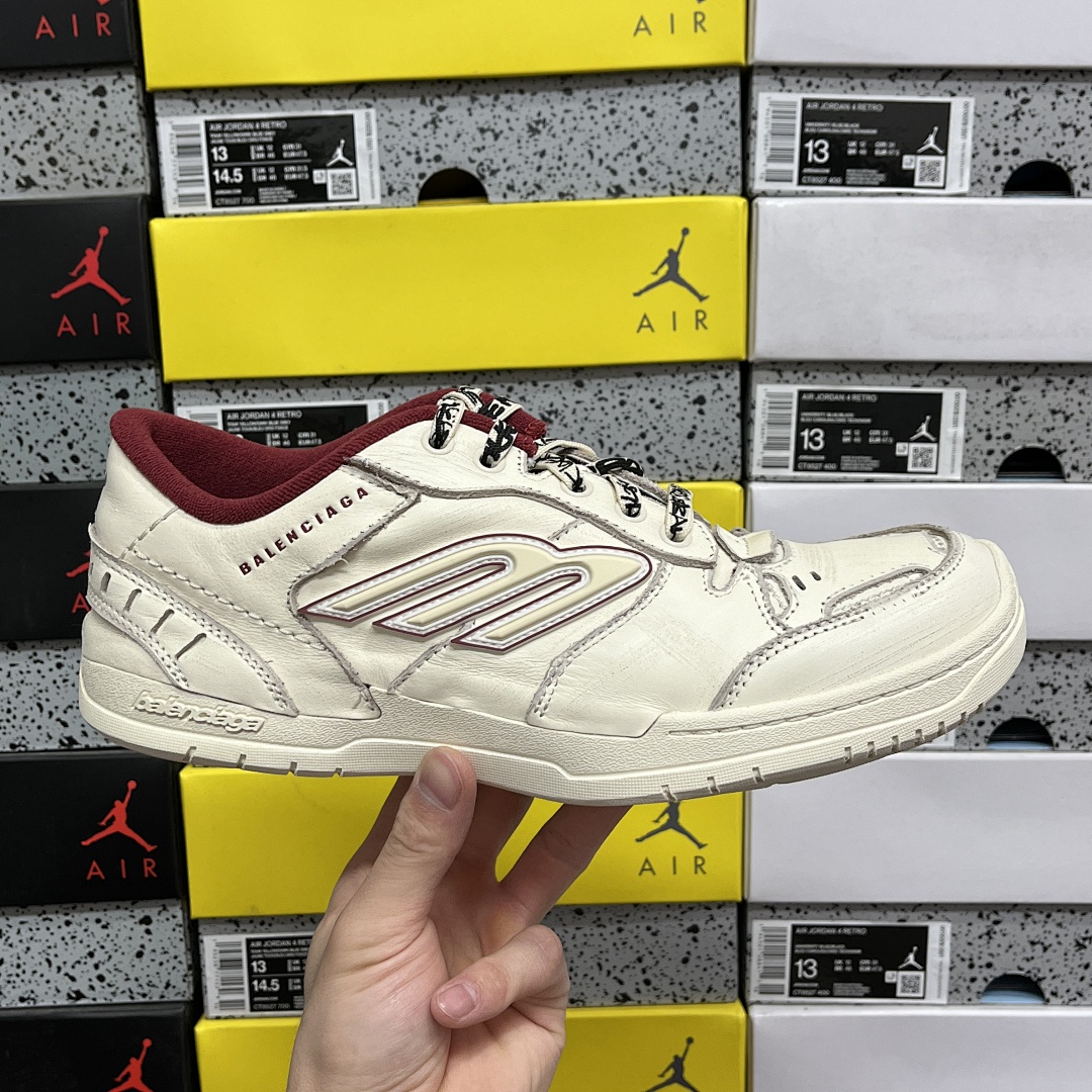 Balenciaga Hamptons Sneakers - Image 11