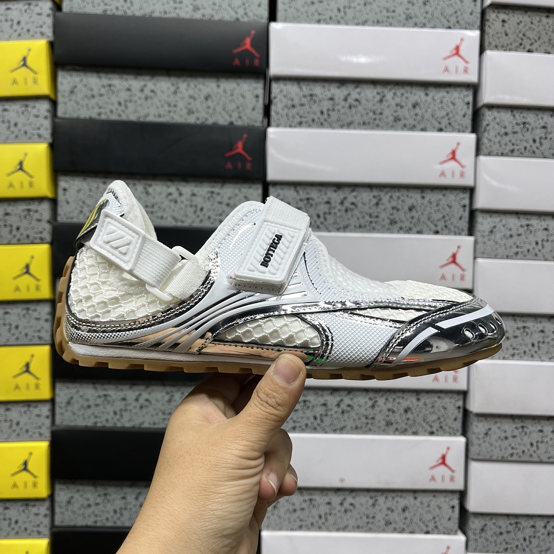 Bottega Veneta Orbit Surf Vapor - Image 7