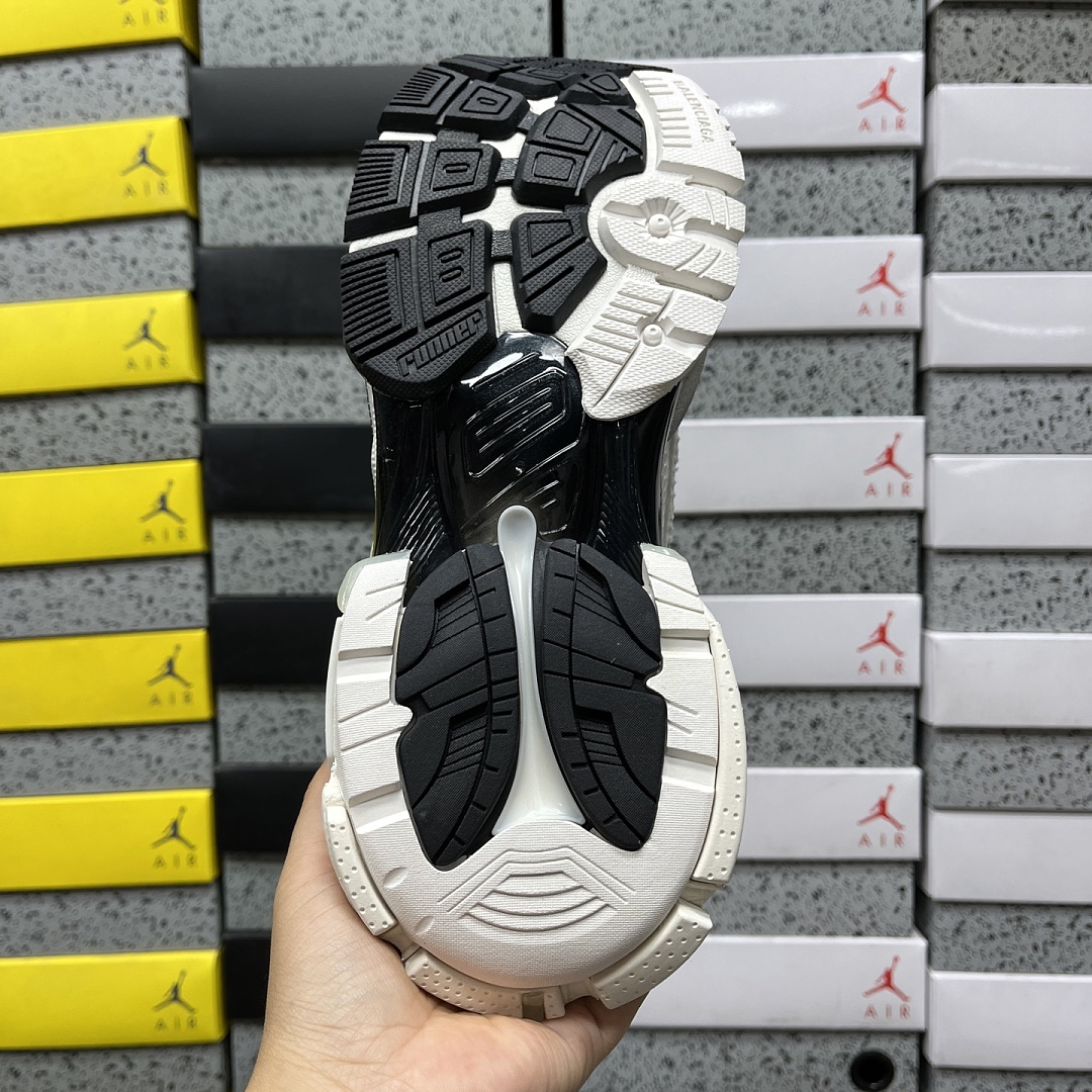 Balenciaga BLCG Runner 7.5 - Image 7