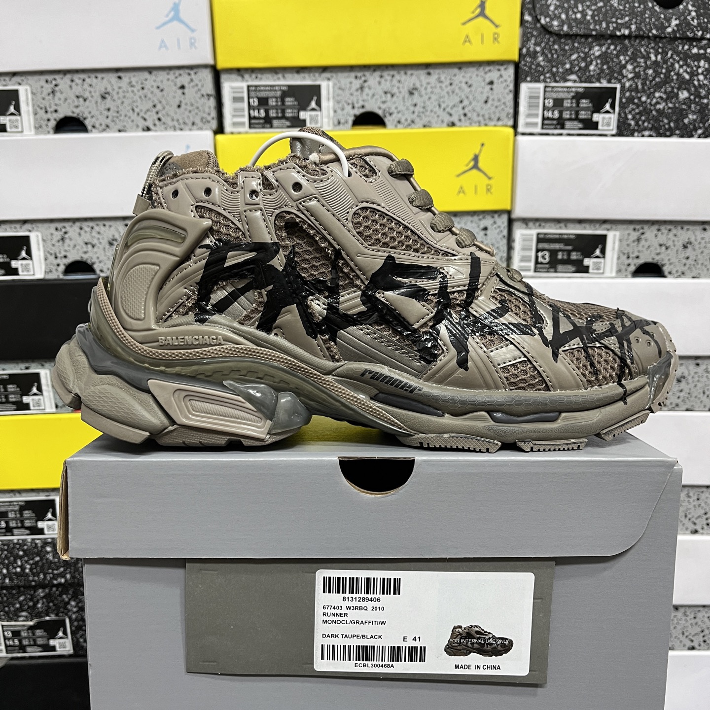 Balenciaga BLCG Runner 7.0 - Image 11
