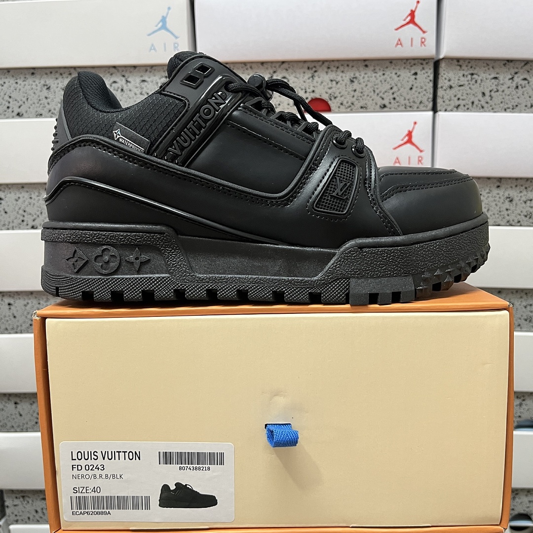 Louis Vuitton Trainer Maxi (Black)