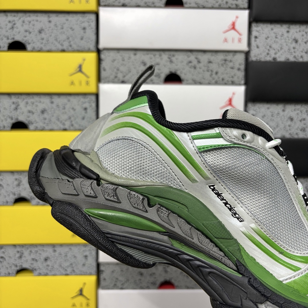 Balenciaga Triple S 2 - Image 9