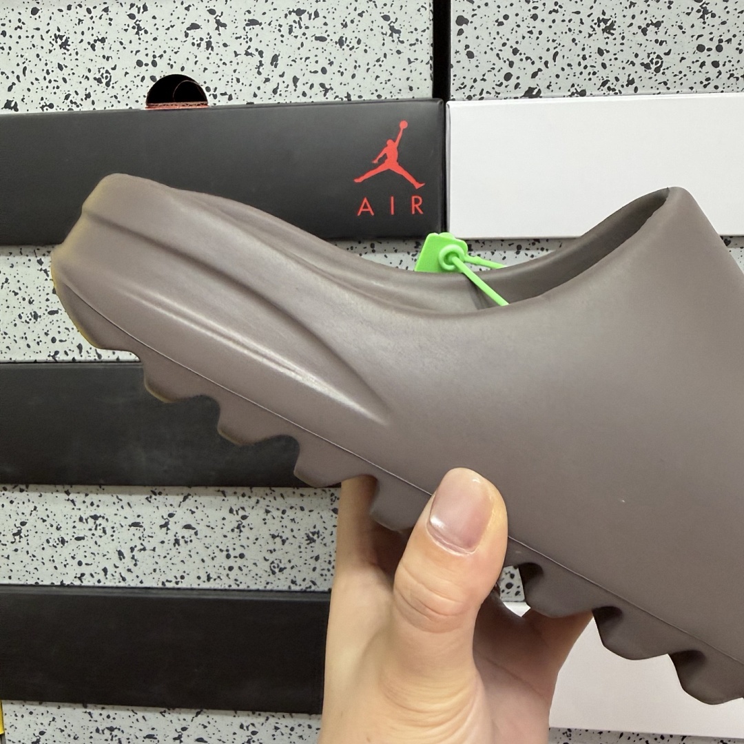Adidas Slide/Foam Runner - Image 58