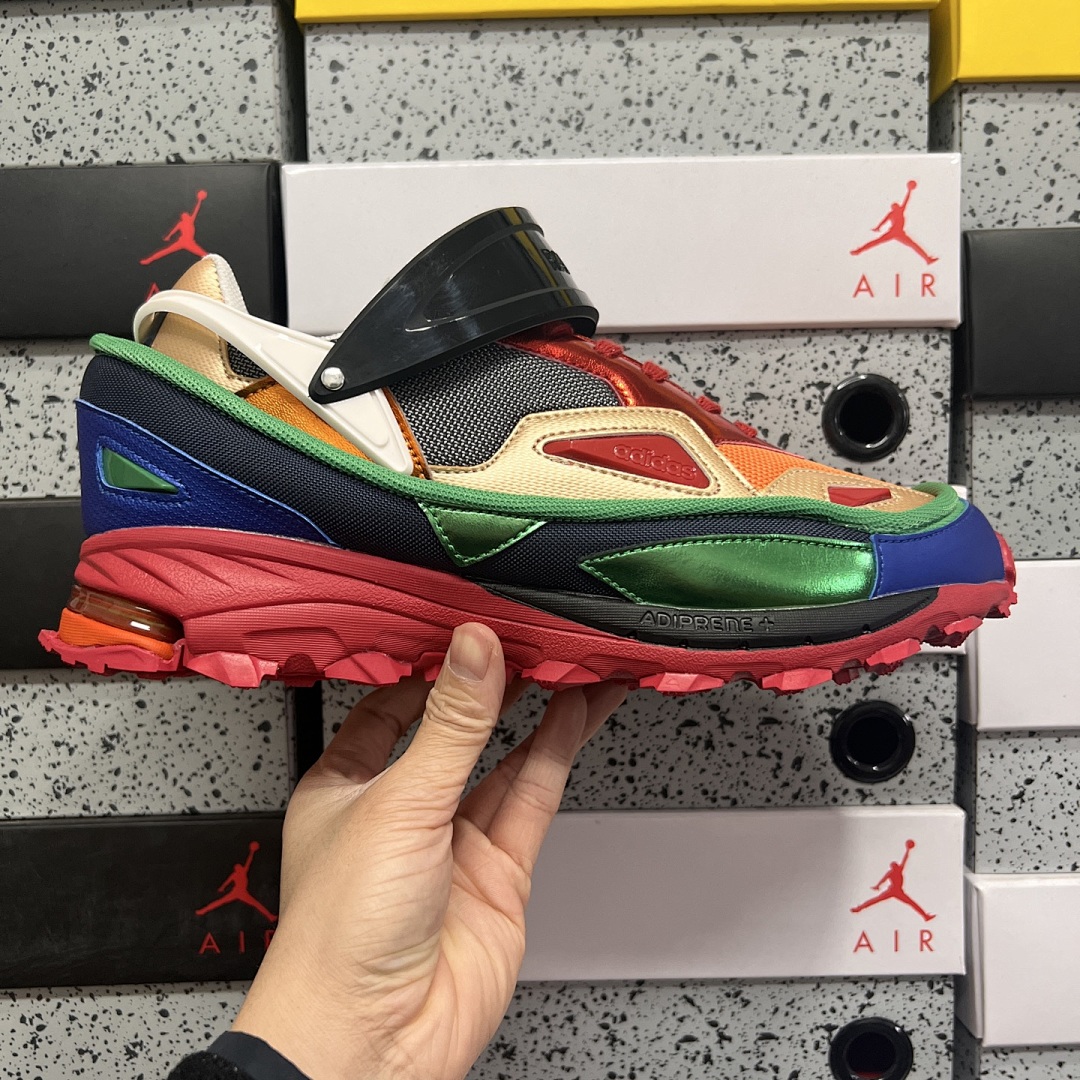 On Running Response Trail 2 Raf Simons - Image 9