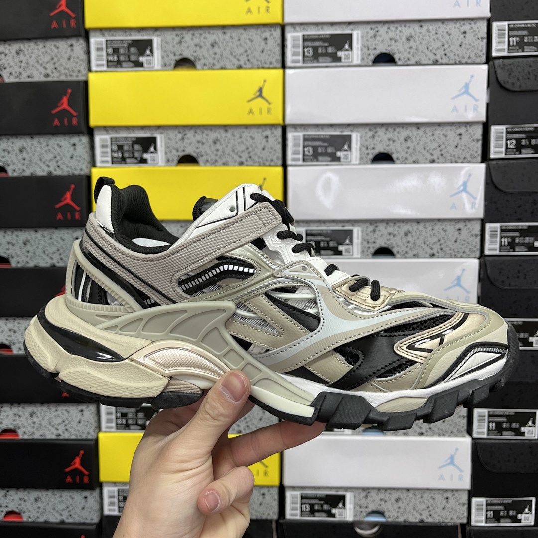 Balenciaga Track 2.0 - Image 30