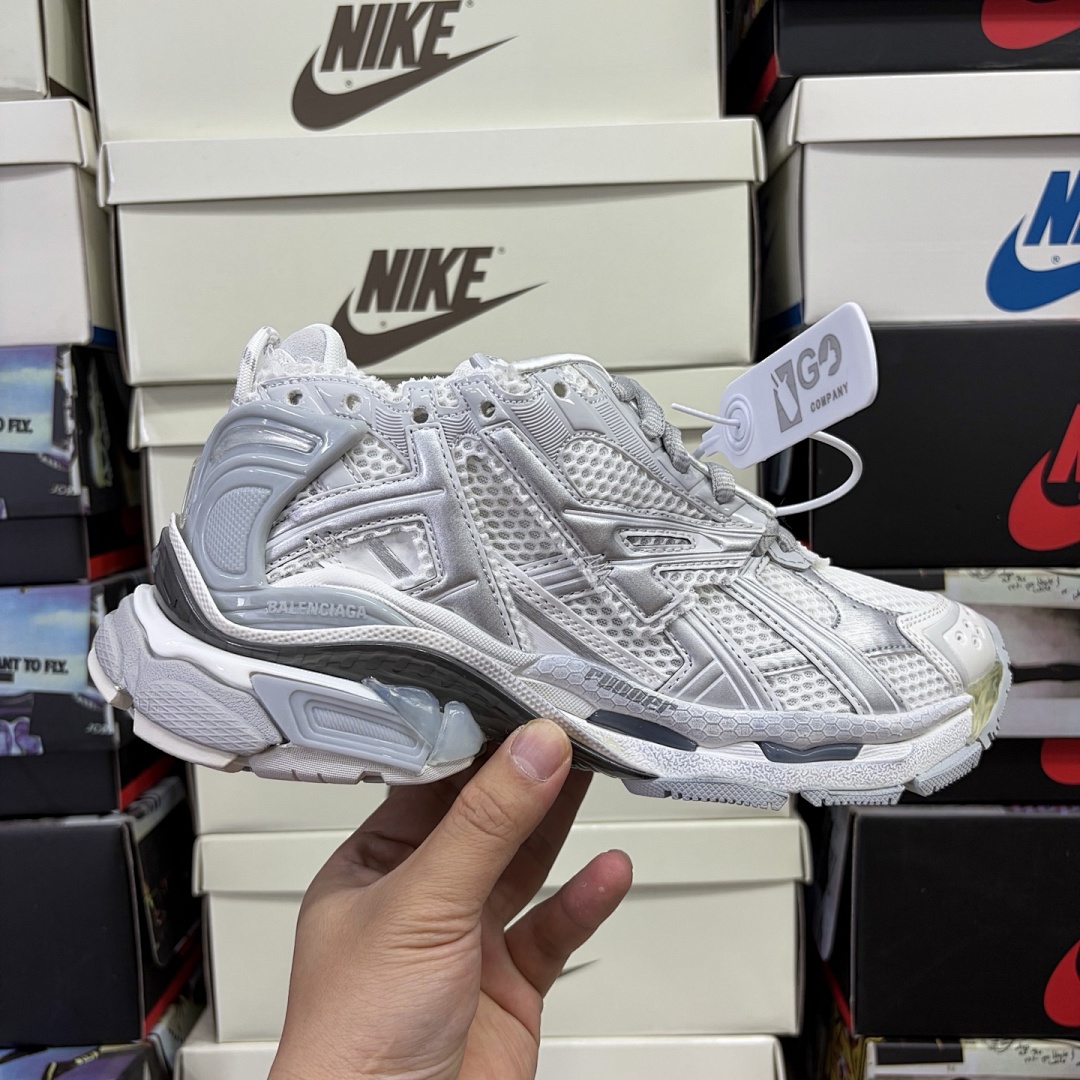 Balenciaga BLCG Runner7.0 - Image 20