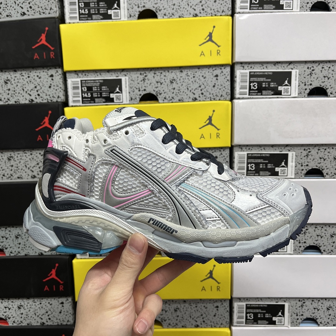Balenciaga BLCG Runner 7.5 - Image 2