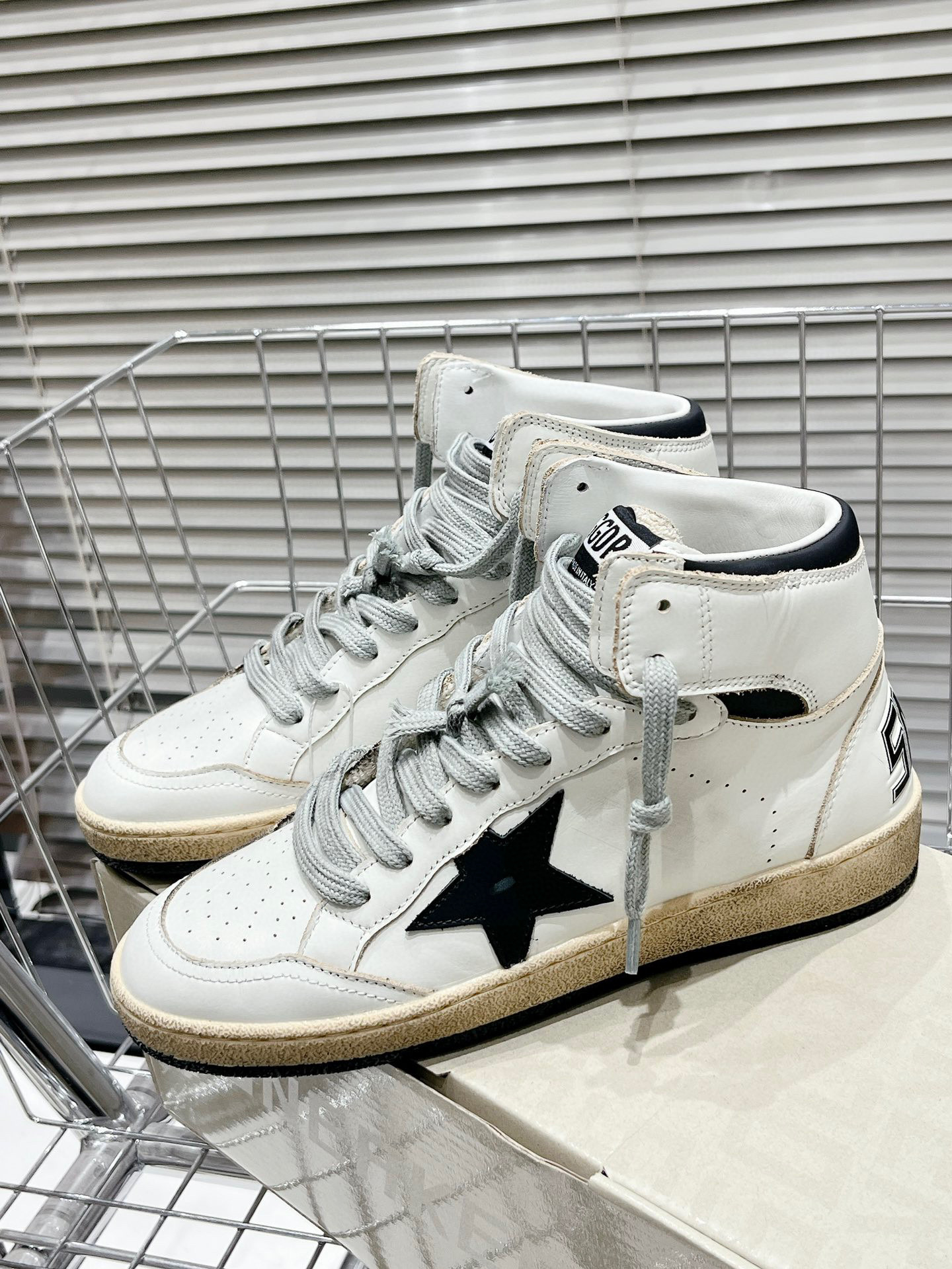 Golden Goose Deluxe Brand 27 - Image 10