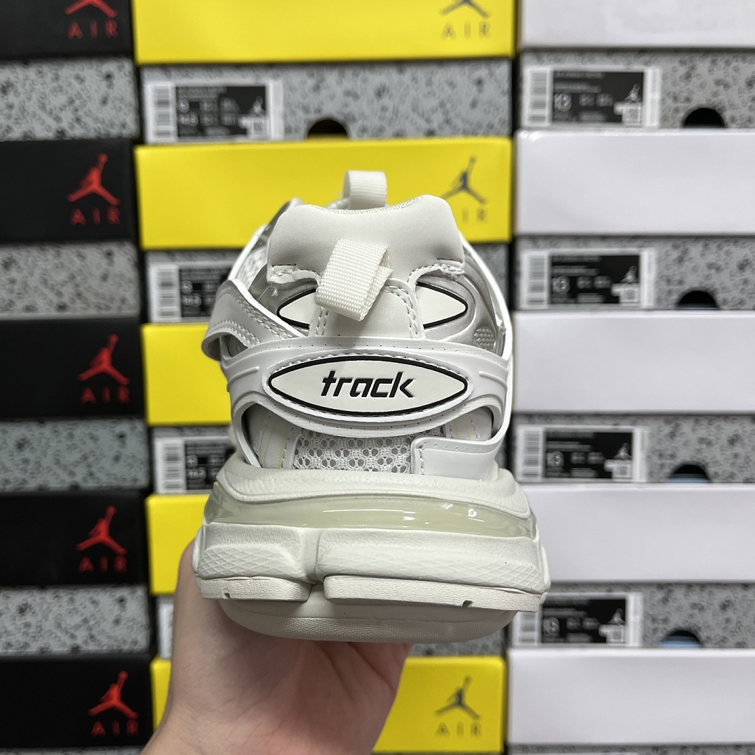 Balenciaga BLCG Track 3.0 - Image 9