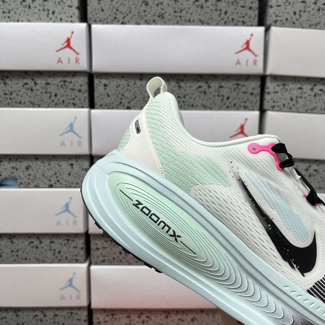 Nike Vomero 18 White Glacier Blue Hyper (Pink) - Image 6