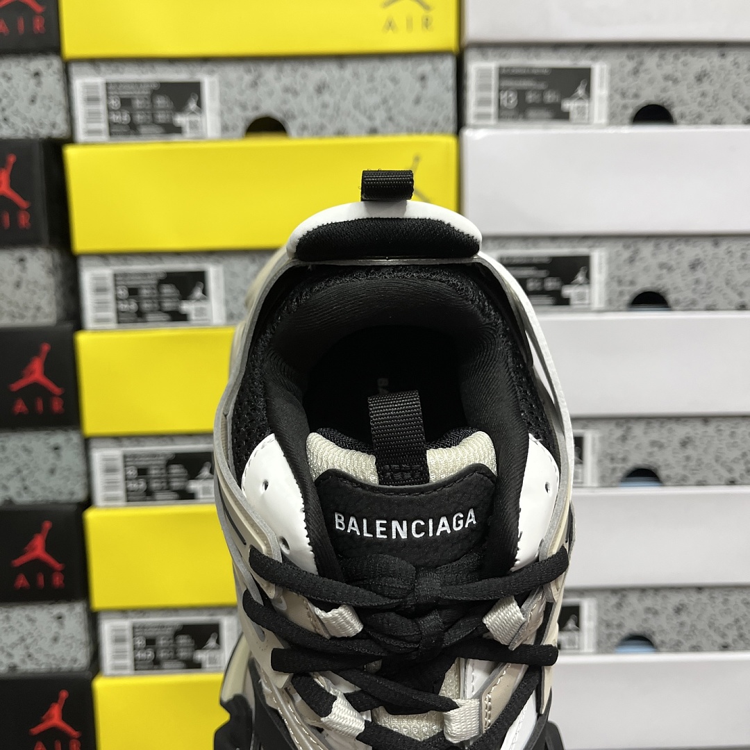 Balenciaga BLCG Track 3.0 - Image 7