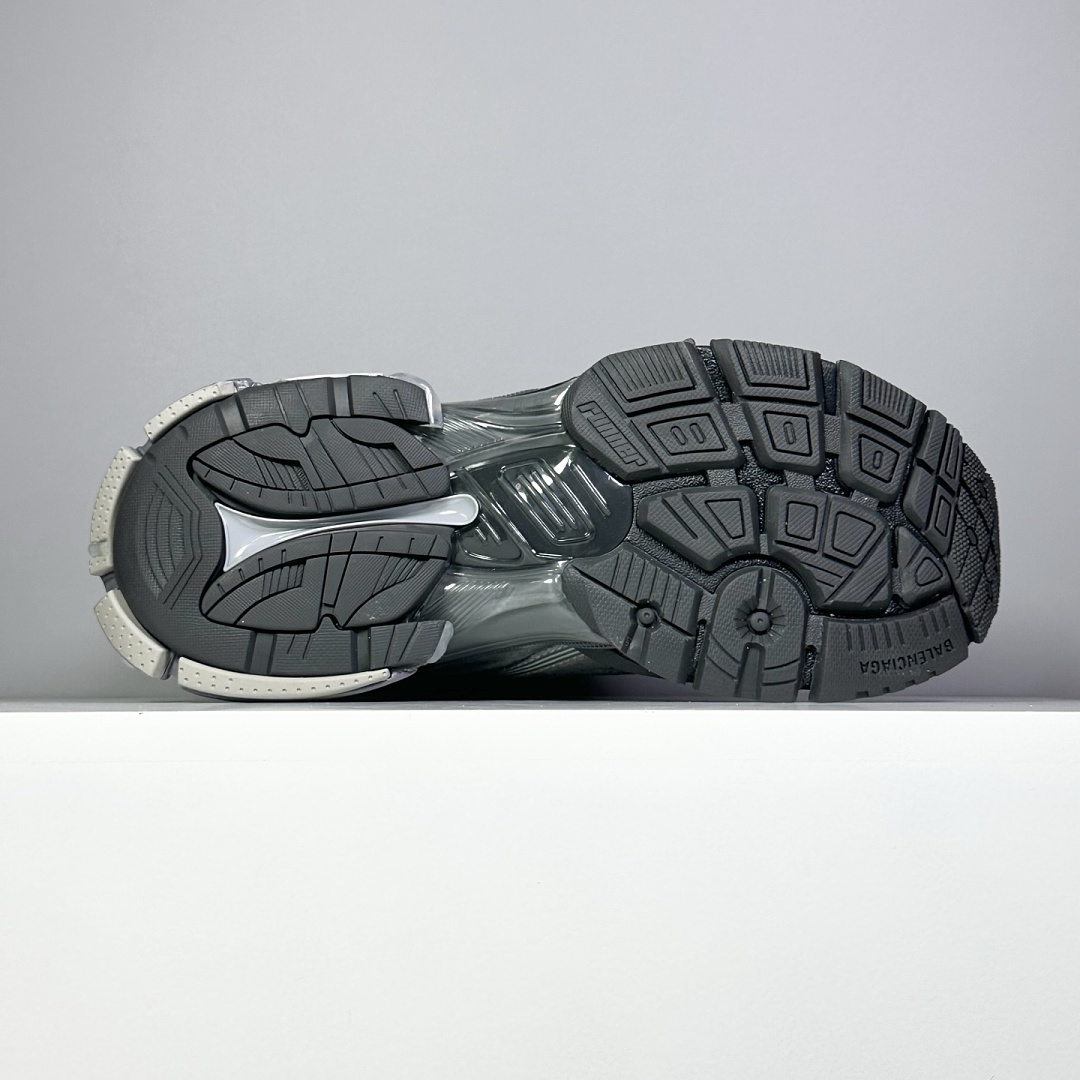 Balenciaga BLCG Runner 7.5 - Image 4