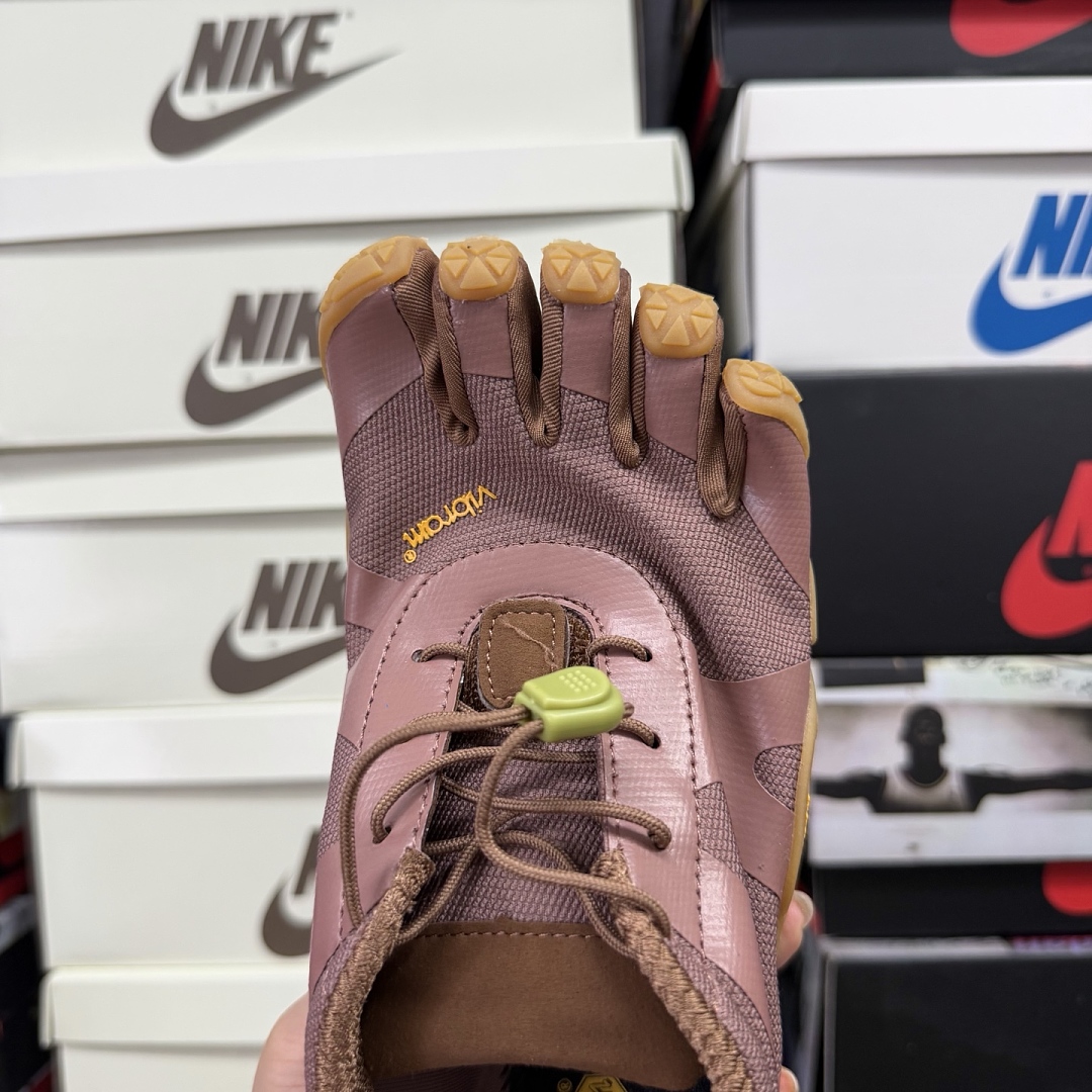 Suicoke Finger Chukka Boot S20MLC1 Pink Brown Straps - Image 8