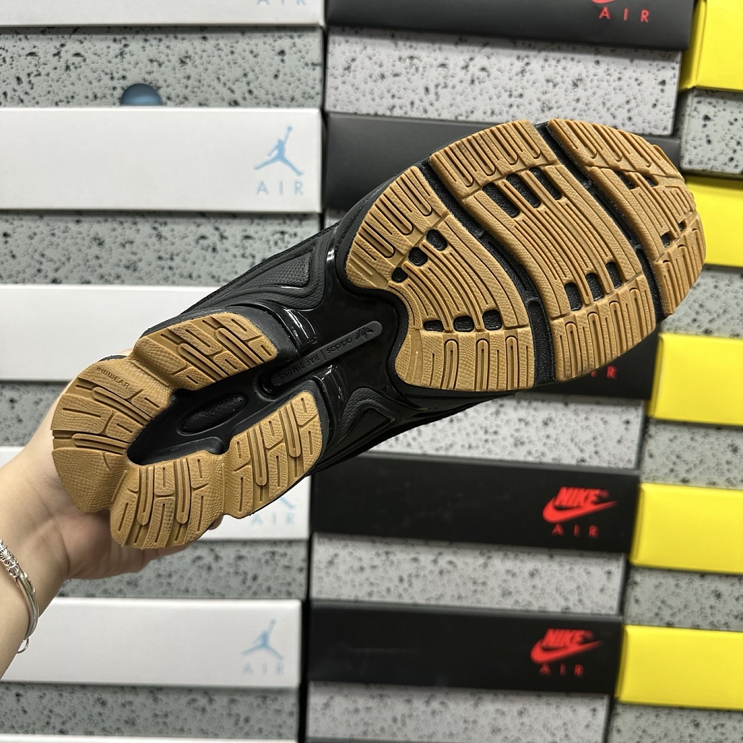 On Running Ozweego Bunny Raf Simons Core (Black) - Image 6