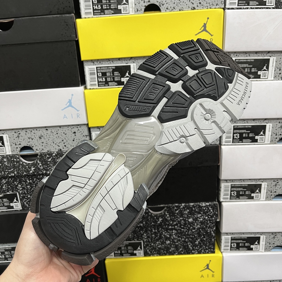 Balenciaga BLCG Runner 7.5 - Image 8