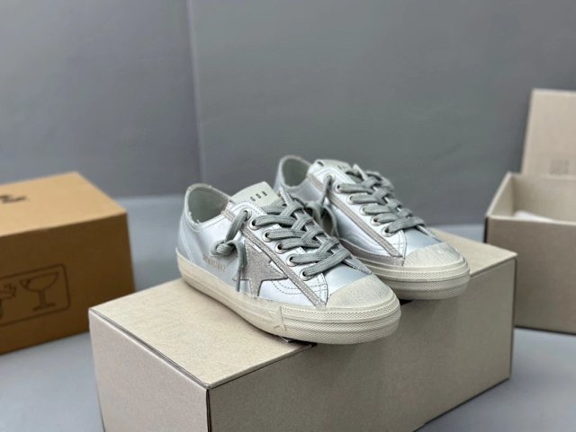 Golden Goose Deluxe Brand - Image 9