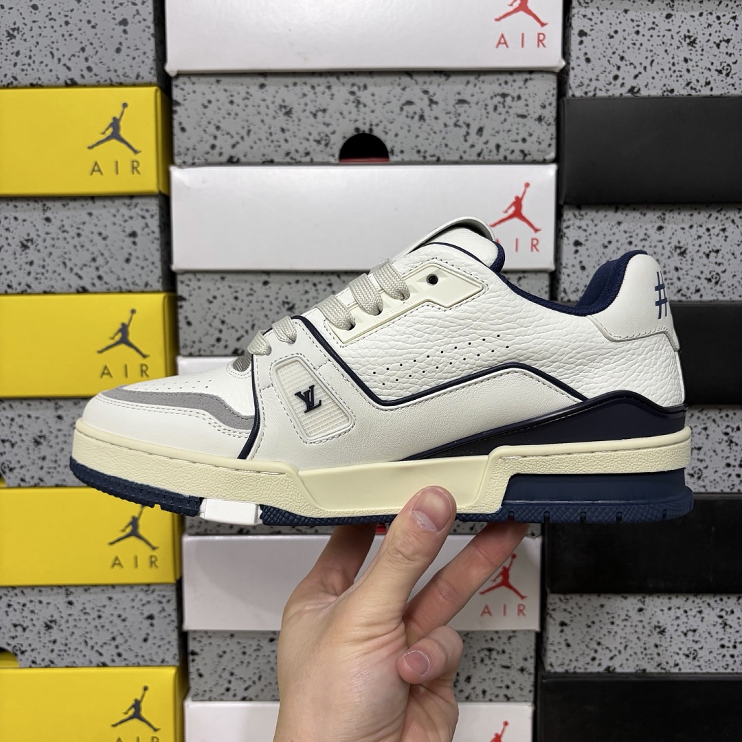 Louis Vuitton Trainer - Image 8