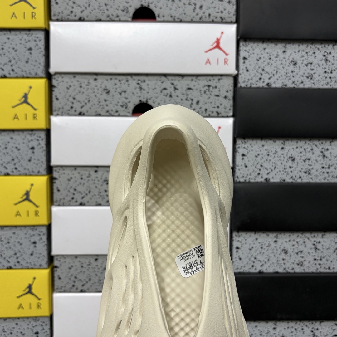 Adidas Yeezy Foam RNNR Sand Clogs - Image 5