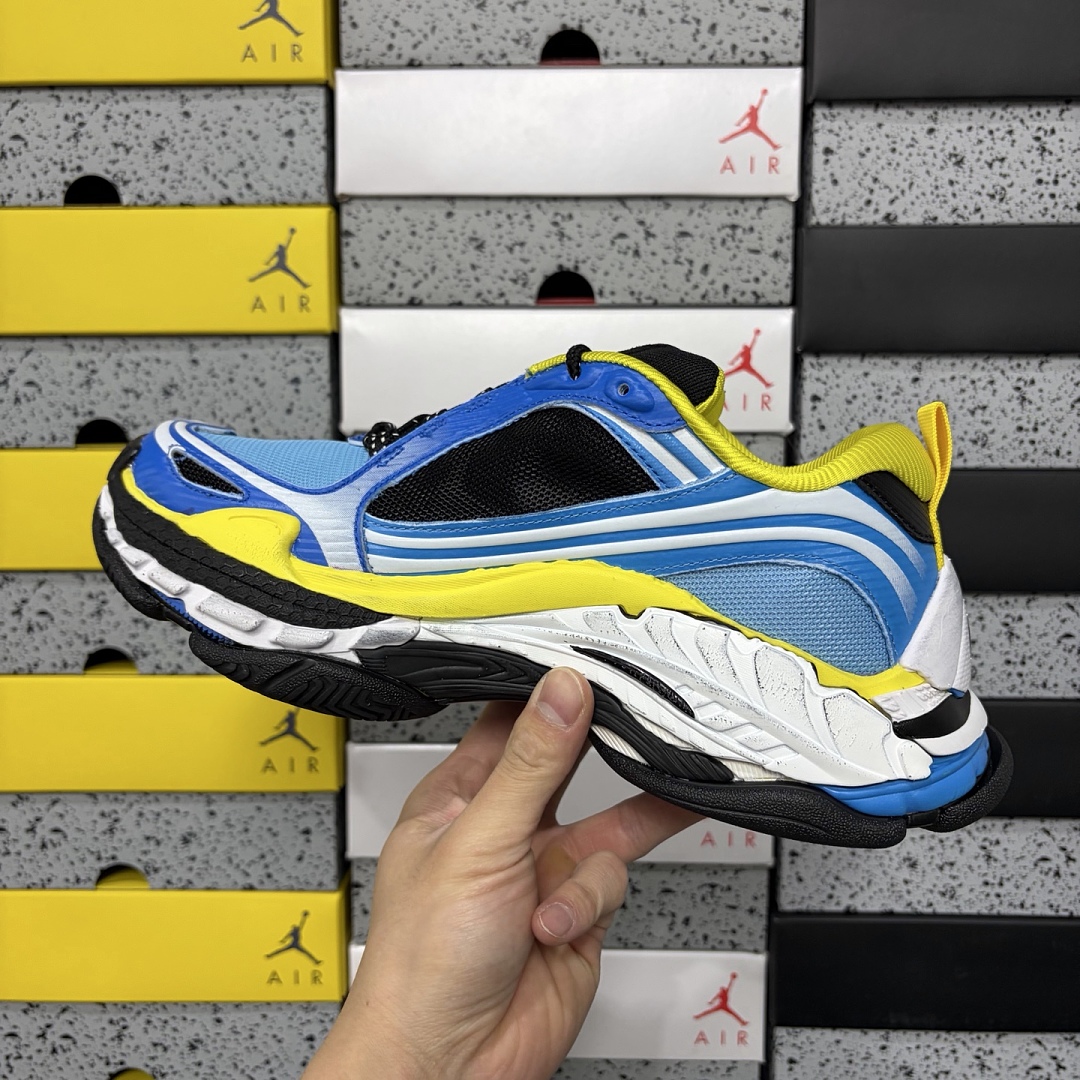 Balenciaga Triple S 2 - Image 7