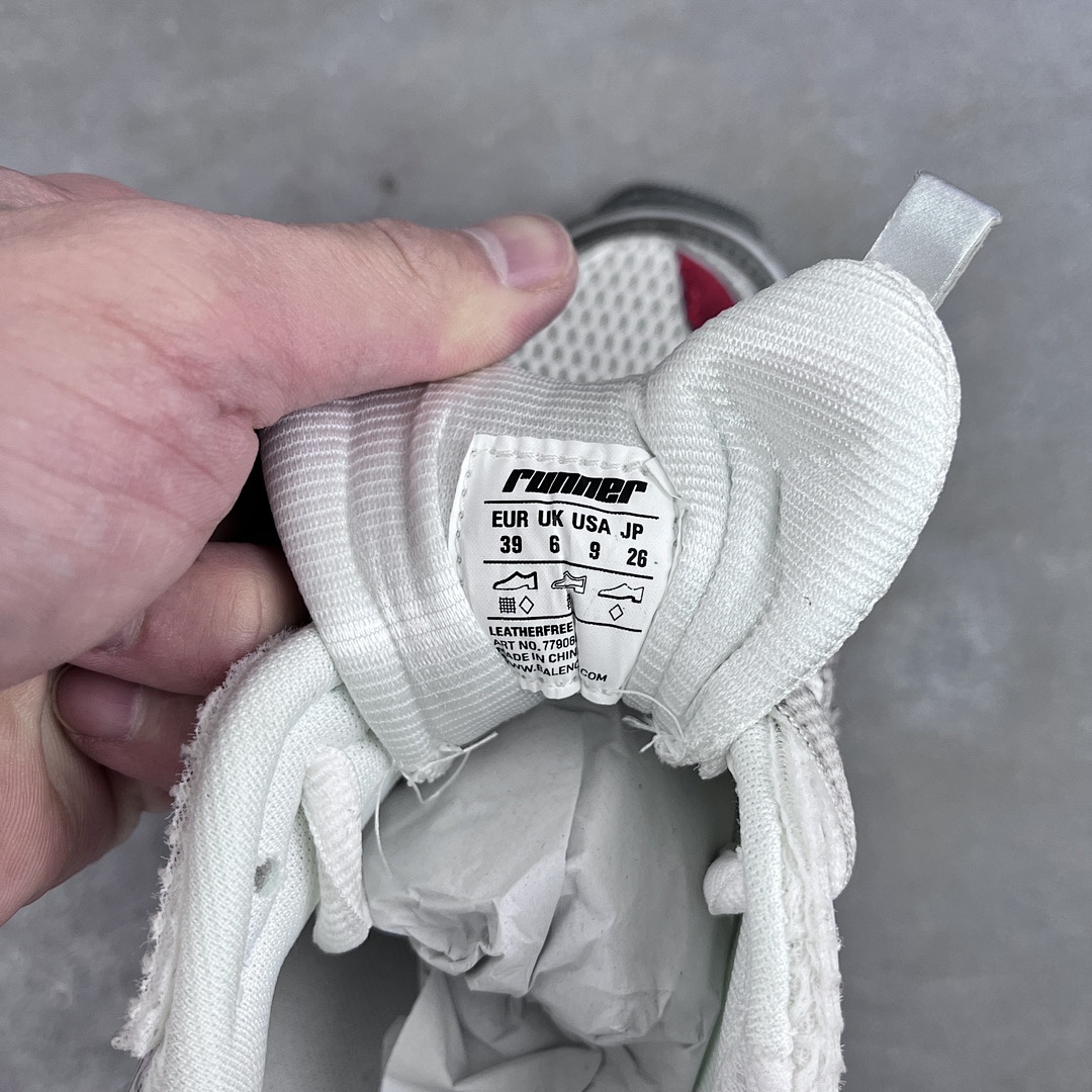 Balenciaga Runner 2.0 - Image 18