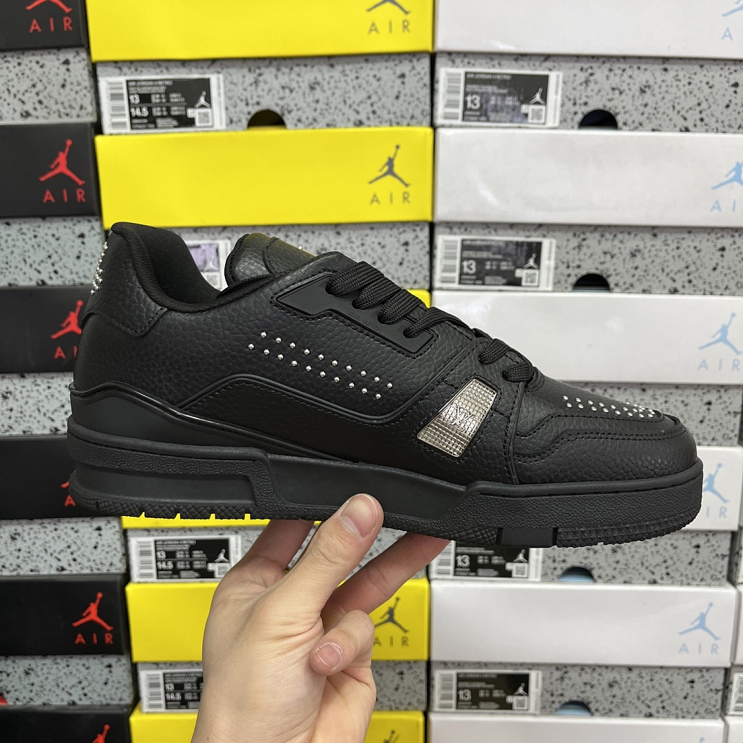 Louis Vuitton Trainer V2-02 - Image 9