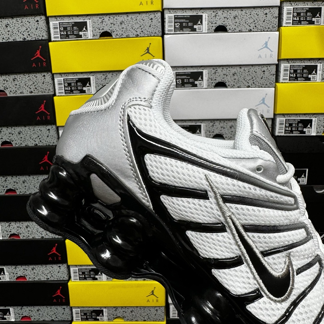 Nike Shox TL Metallic Silver Wolf (Grey) - Image 2