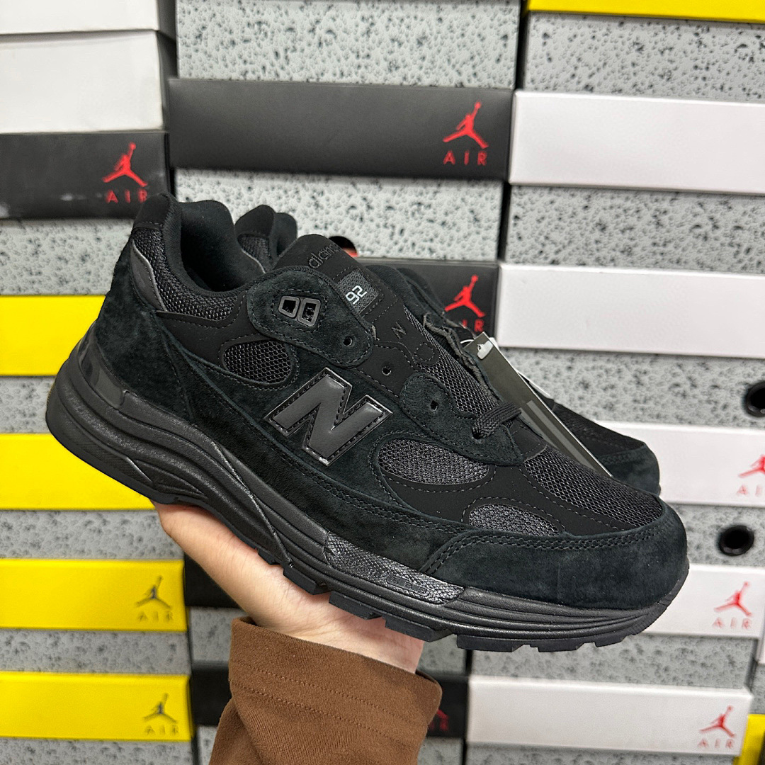 New Balance 992 (Triple Black) - Image 4