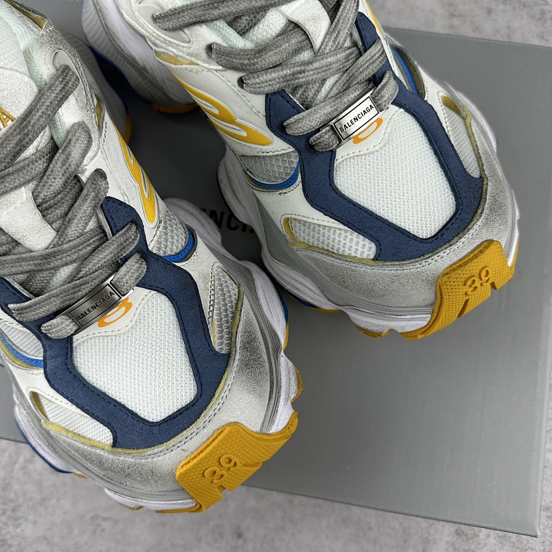 Balenciaga Cargo - Image 21