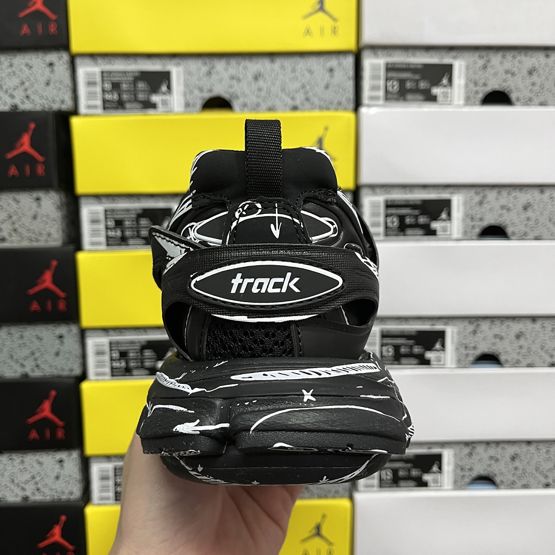 Balenciaga BLCG Track 3.0 - Image 5