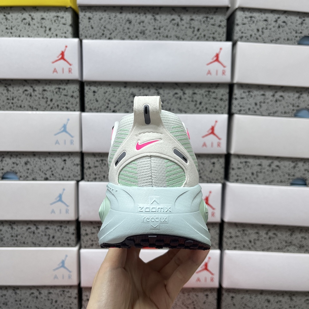Nike Vomero 18 White Glacier Blue Hyper (Pink) - Image 3