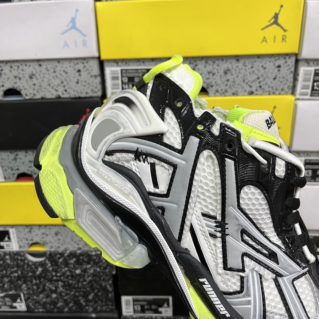 Balenciaga BLCG Runner 7.0 - Image 4