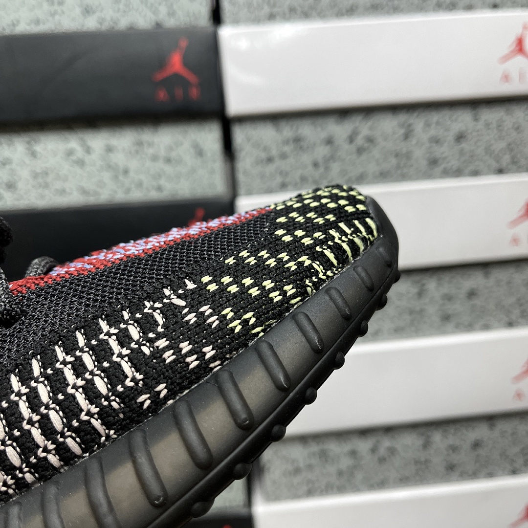Adidas Yeezy Boost 350 V2 - Image 3