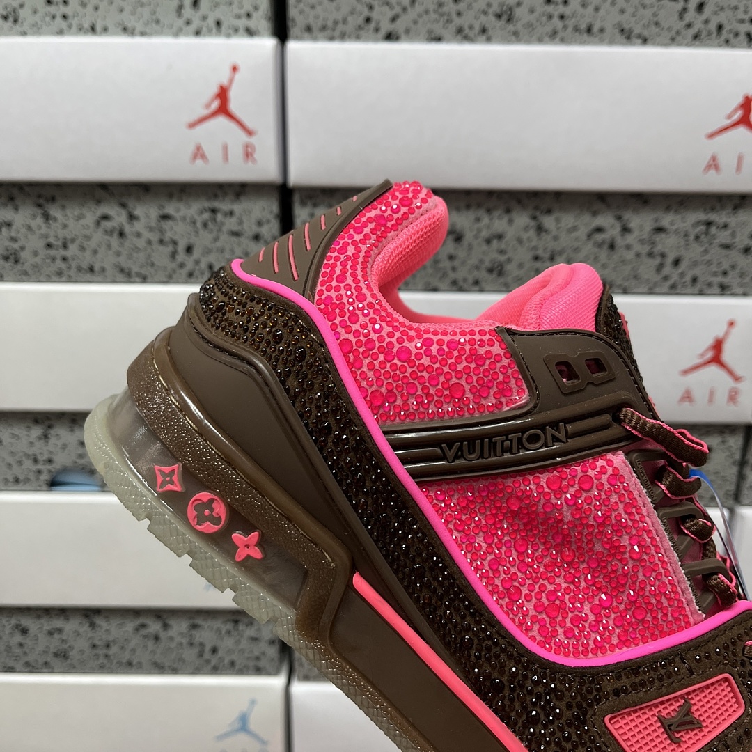 Louis Vuitton Trainer - Image 2