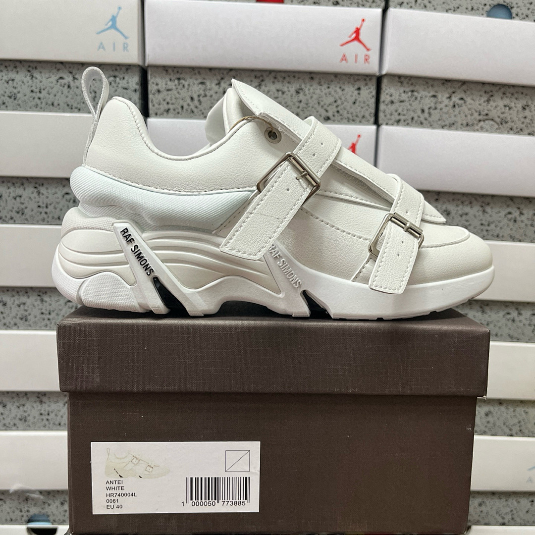 On Running Raf Simons Antei Low Top