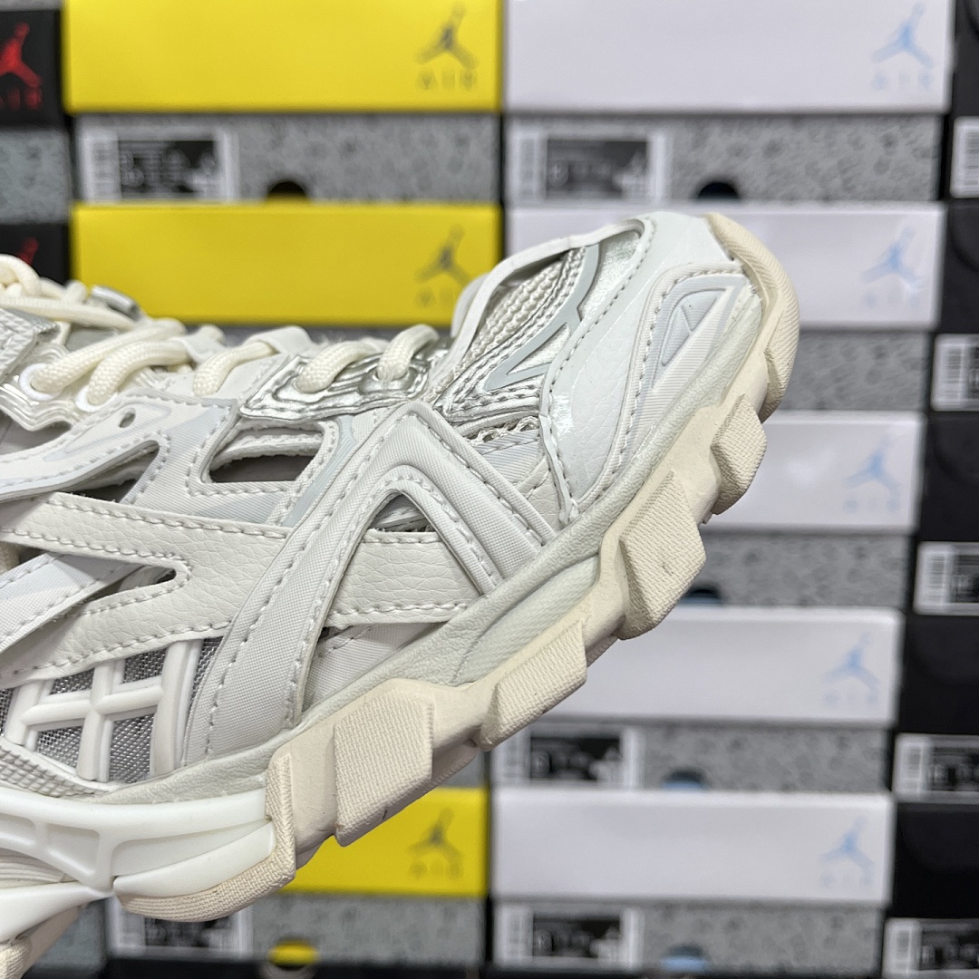 Balenciaga Track 2.0 - Image 104