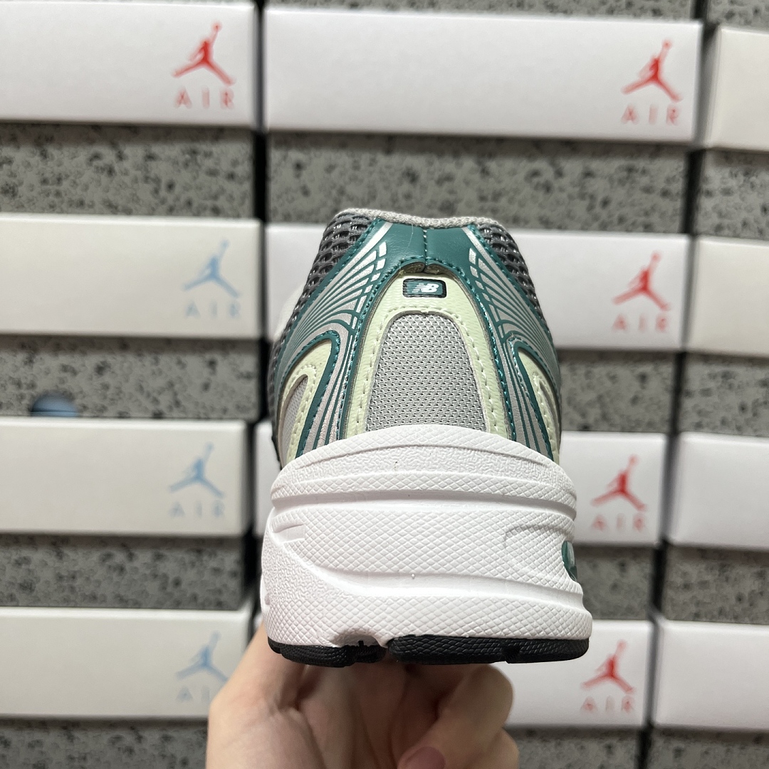 New Balance 740V2 Silver Metallic New Spruce - Image 2
