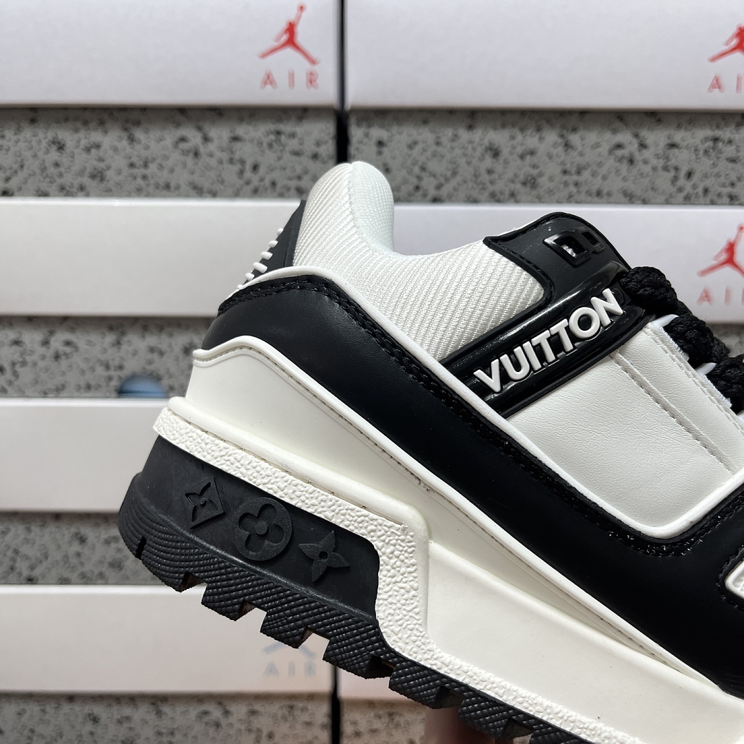 Louis Vuitton Trainer Maxi (White Black) - Image 2