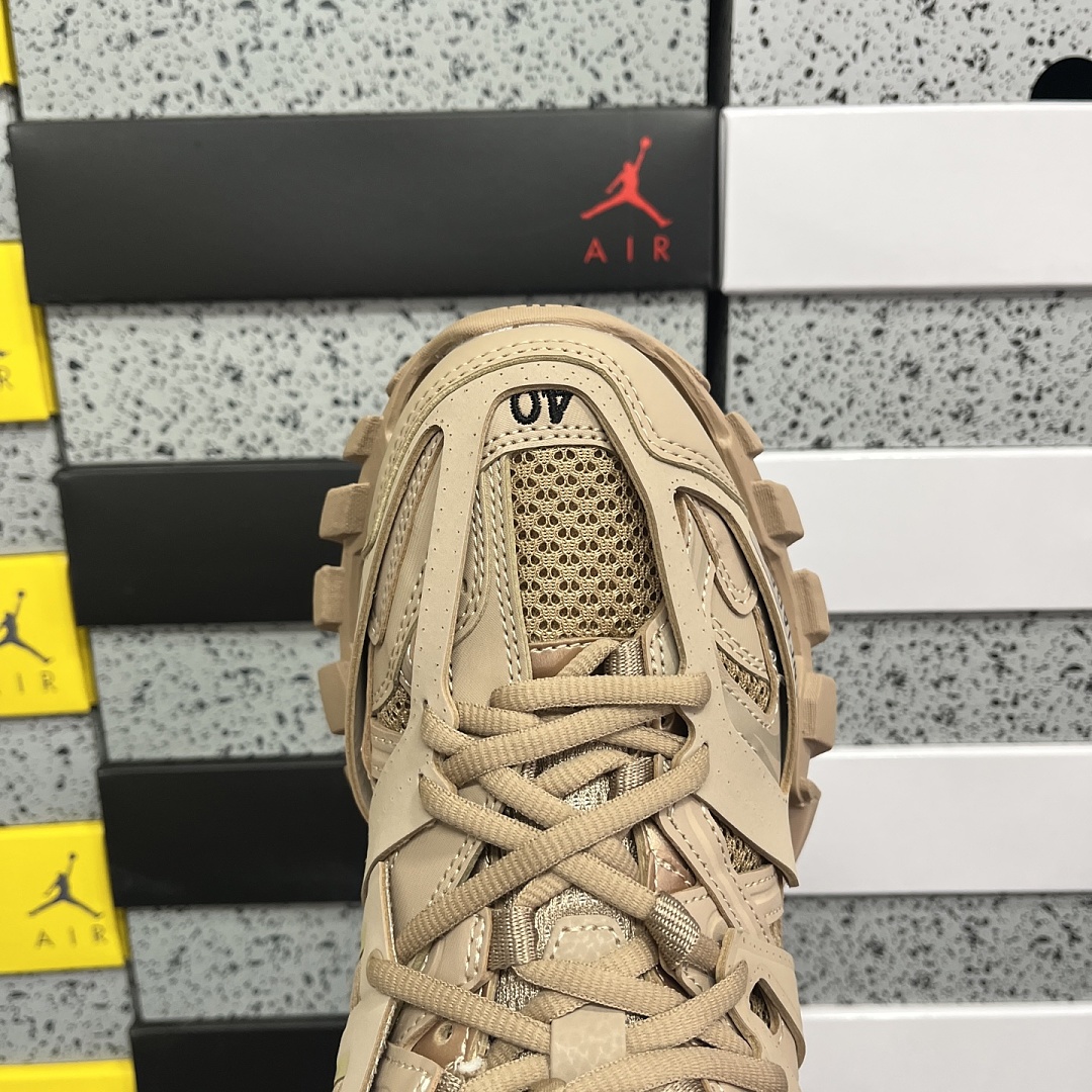 Balenciaga Track - Image 3
