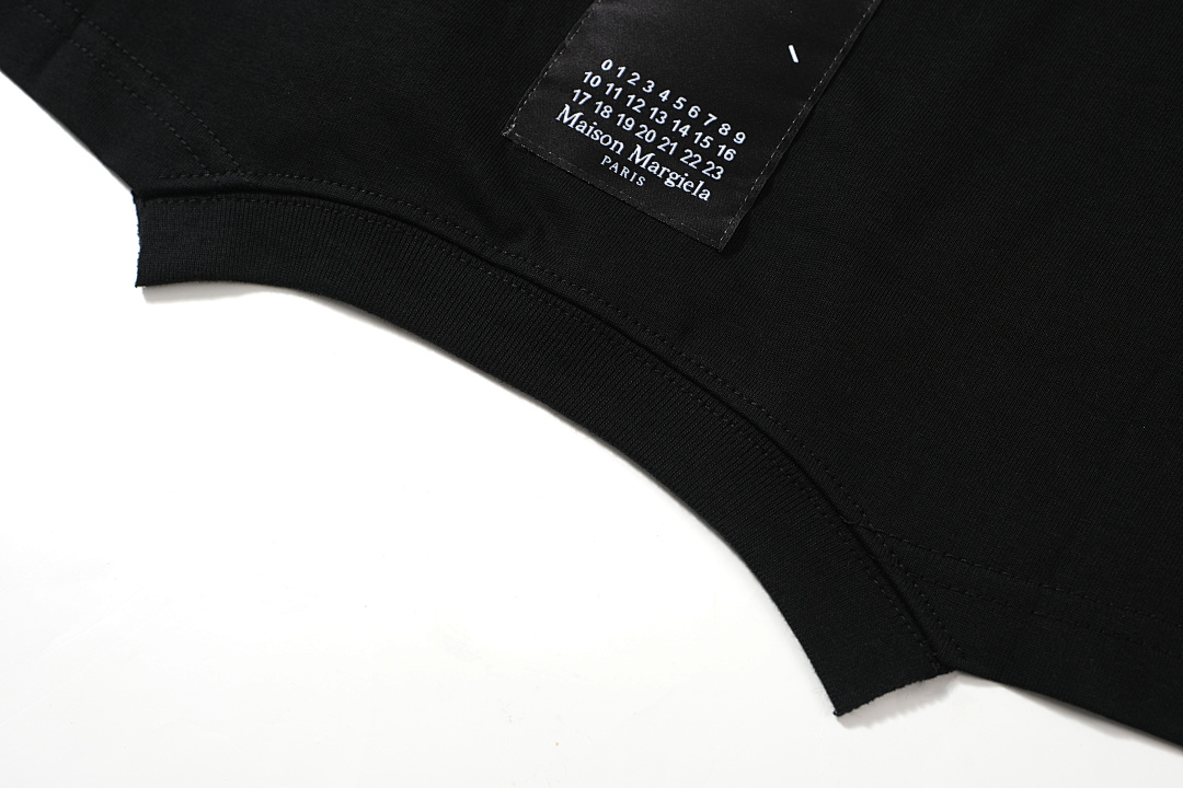On Running 118 Maison Margiela MM6 LOGO Print Short Sleeve T White Black 46 48 50 52 3430# - Image 12